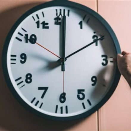 موعد التوقيت الشتوي 2025 في مصر اضبط ساعتك ابتداءً من الجمعة: إلغاء التوقيت الشتوي في مصر والعودة للتوقيت الصيفي–جاهز تقدم ساعتك 60 دقيقة؟ تعرف على الموعد "قرار حكومي مرتقب"