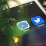 How to Close All Safari Tabs at Once on iPhone (iOS 16 Guide)