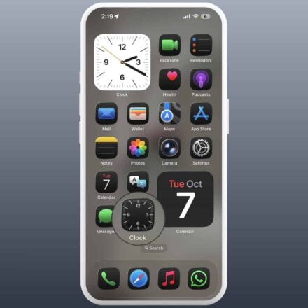 How to Display an Analog Clock on Your iPhone Lock Screen