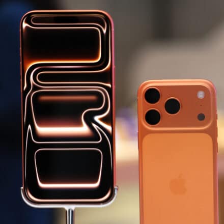 iPhone 17 Pro Max Vs. Galaxy S25 Ultra Vs. Pixel 10 Pro XL Battery Life Test Has A Clear Winner