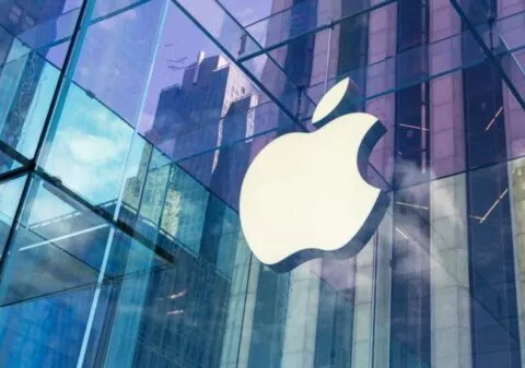 Apple Store at 5th Ave in Manhattan, New York City