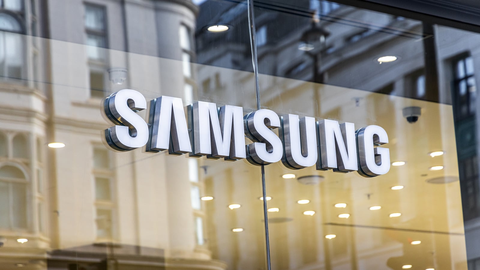 Samsung’s Bold Goal: Selling More Galaxy S26 Phones Than the S25
