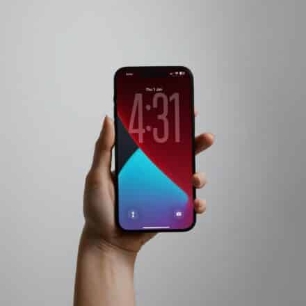 How to Resize the Clock on Your iOS 26 Lock Screen