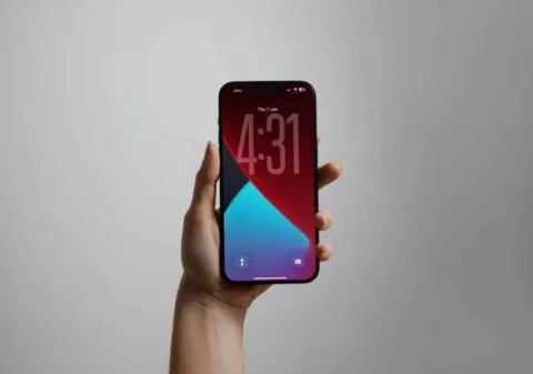 How to Resize the Clock on Your iOS 26 Lock Screen