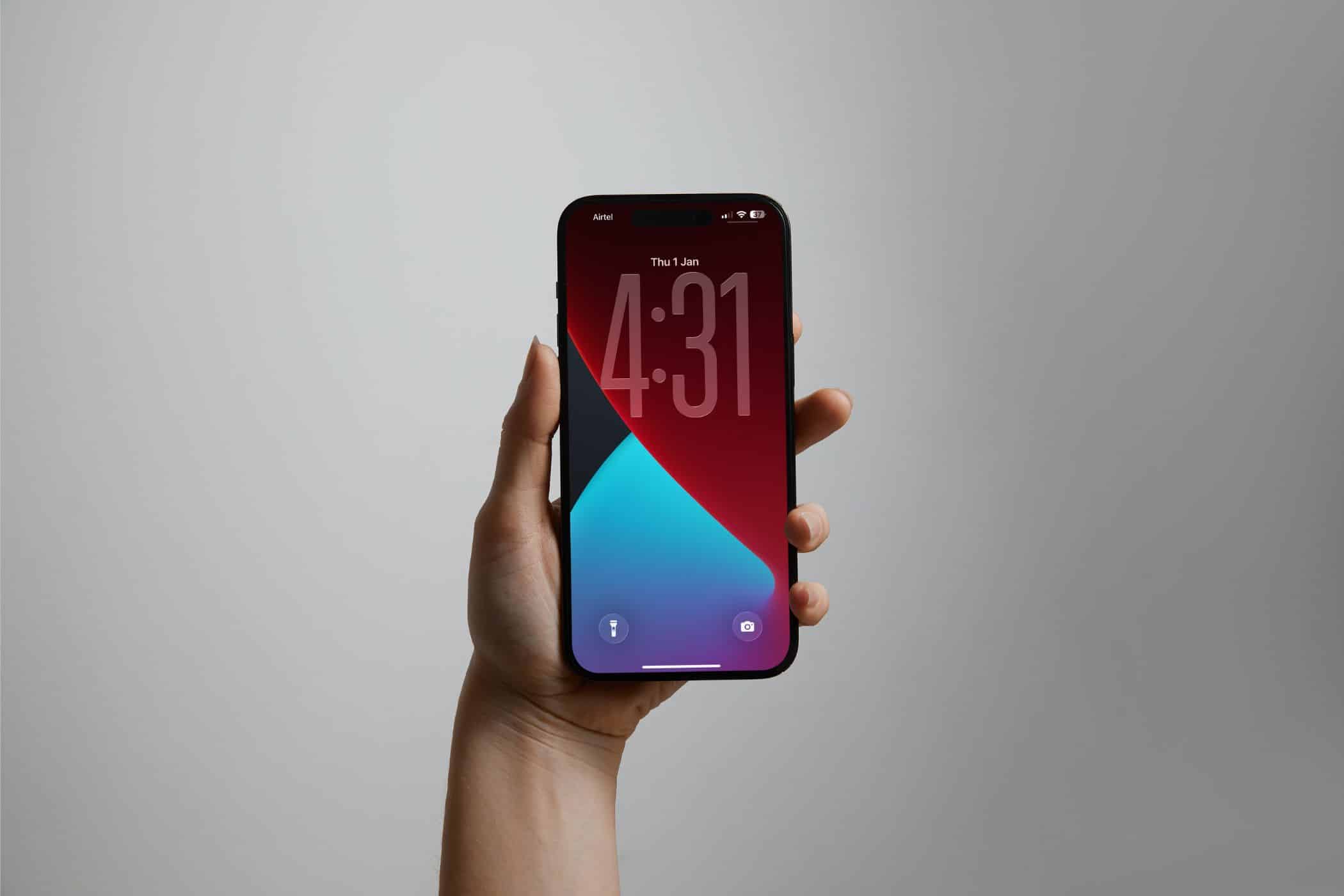 How to Resize the Clock on Your iOS 26 Lock Screen