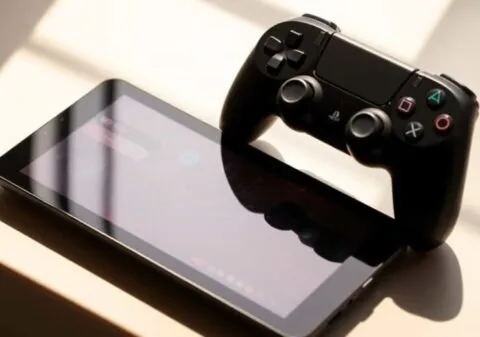 How to Connect PS5 Controller to iPhone via Bluetooth and USB