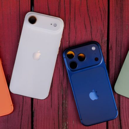 Why Using a Vintage iPhone as Your Daily Driver Is a Bad Idea