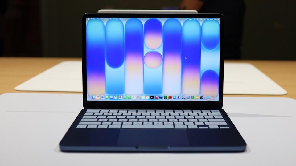 MacBook Neo Display Repair: Should You Buy AppleCare+ or Go DIY?