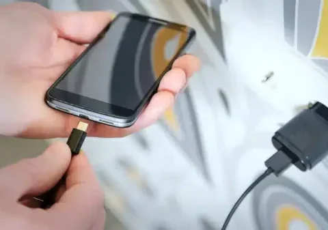 Is Your Phone Not Charging? How to Diagnose a Broken USB Port