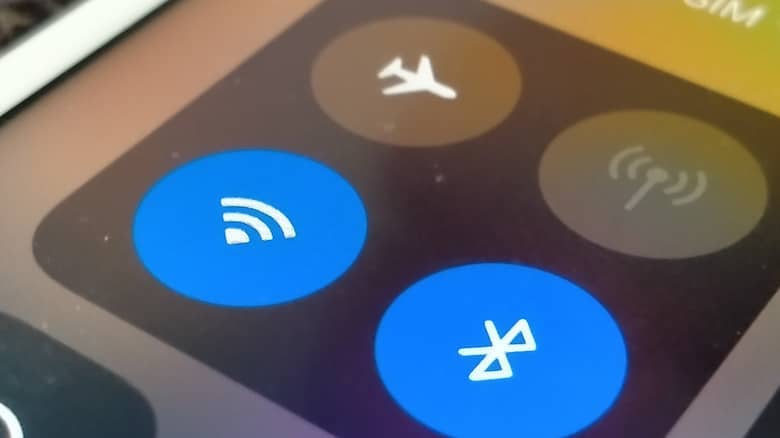 Is Leaving Bluetooth On All the Time a Security Risk? What the FCC Says